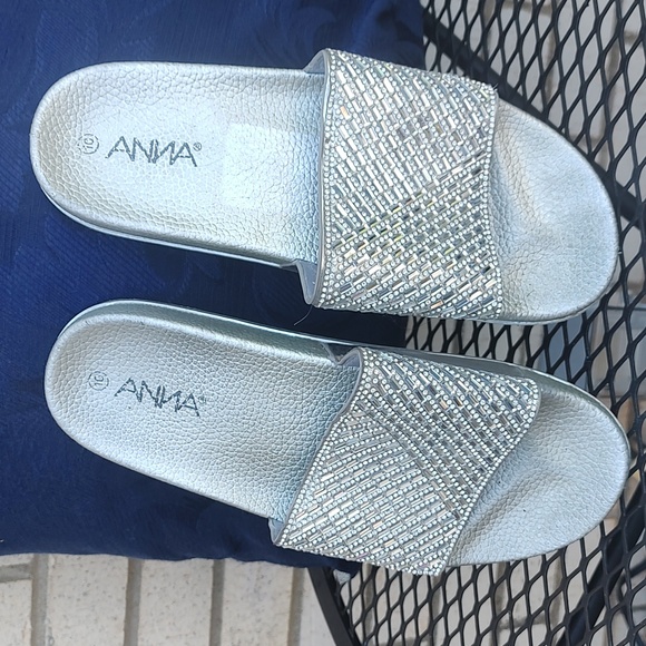 Silver Shoes - Picture 3 of 9